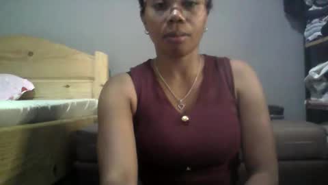 Snapshot of aicha_boobs chatting on 11-11-25, 03:45 Aicha boobs online show from 11-11-25, 03:45