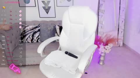 AIDA ADAMS online show from 01-11-25, 06:44