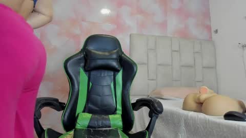 Snapshot of aida_rose chatting on 06-05-26, 08:58 karoline online show from 06-05-26, 08:58
