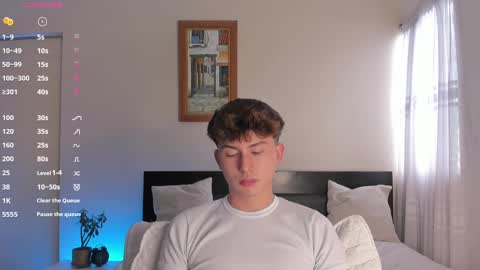 Snapshot of aidan_hale chatting on 12-17-24, 08:21 A H online show from 12-17-24, 08:21