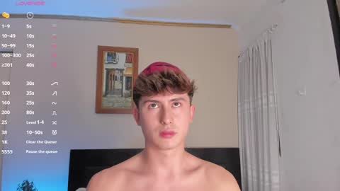 Snapshot of aidan_hale chatting on 12-27-24, 11:42 A H online show from 12-27-24, 11:42