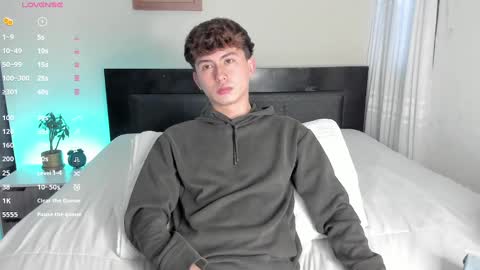 Snapshot of aidan_hale chatting on 12-29-24, 10:47 A H online show from 12-29-24, 10:47