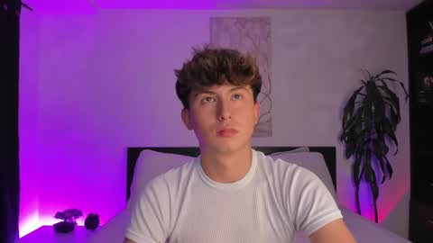 Snapshot of aidan_hale chatting on 01-18-25, 04:15 A H online show from 01-18-25, 04:15