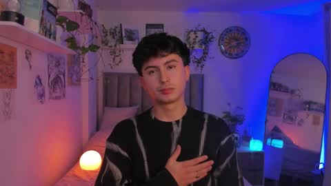 Snapshot of aidan_hale chatting on 10-06-25, 02:20 A H online show from 10-06-25, 02:20