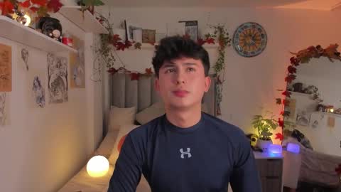 Snapshot of aidan_hale chatting on 11-11-25, 12:54 A H online show from 11-11-25, 12:54