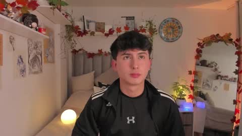 Snapshot of aidan_hale chatting on 11-12-25, 11:47 A H online show from 11-12-25, 11:47