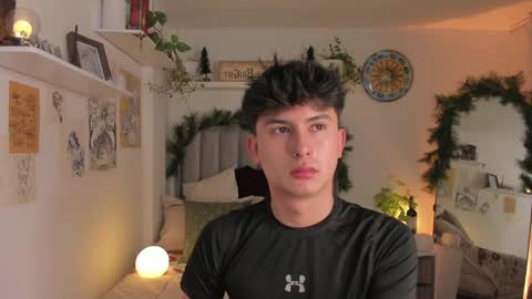 Snapshot of aidan_hale chatting on 11-23-25, 08:19 A H online show from 11-23-25, 08:19