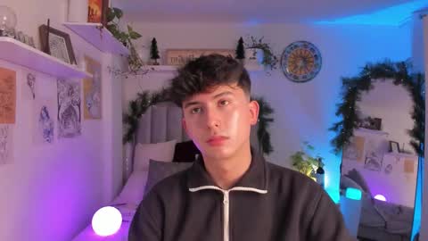 Snapshot of aidan_hale chatting on 11-29-25, 10:24 A H online show from 11-29-25, 10:24