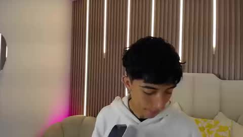 Snapshot of aiden_rivers_ chatting on 02-20-26, 12:49 Aiden online show from 02-20-26, 12:49