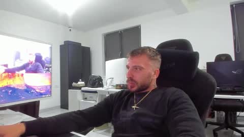 Aiden online show from 09-30-25, 05:18
