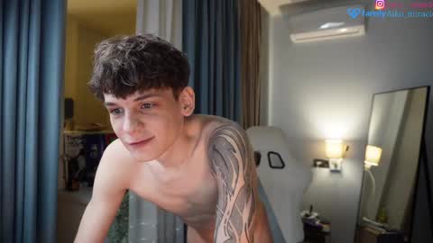 Snapshot of aiko_miracle chatting on 03-08-25, 07:31 birthday here online show from 03-08-25, 07:31