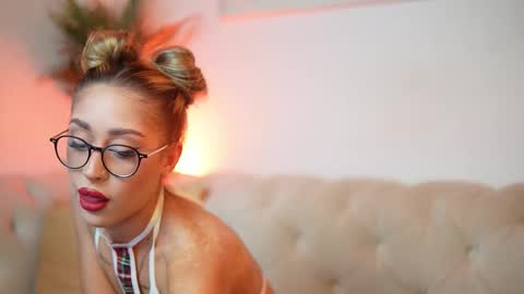  Aileen  online show from 10-05-25, 06:39