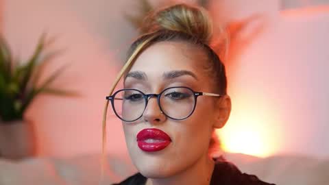  Aileen  online show from 10-20-25, 06:52