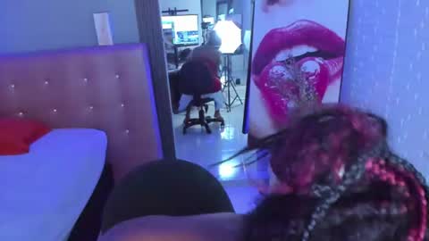 Snapshot of aileenkeys chatting on 06-19-26, 07:50 aileenkeys online show from 06-19-26, 07:50