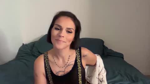 Snapshot of ailelea chatting on 10-31-25, 10:33 123 online show from 10-31-25, 10:33