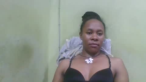 Snapshot of aimee982179 chatting on 05-12-26, 06:27 aimee982179 online show from 05-12-26, 06:27