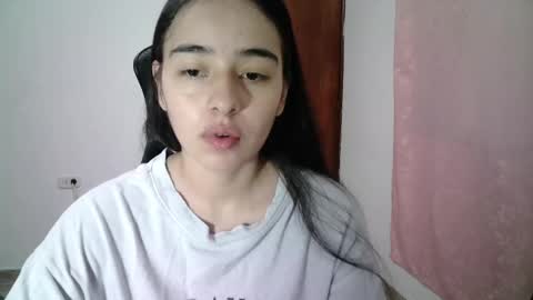 Snapshot of aineangeel chatting on 09-29-25, 01:11 AINE online show from 09-29-25, 01:11