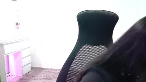 Snapshot of aineangeel chatting on 11-23-25, 01:38 AINE online show from 11-23-25, 01:38