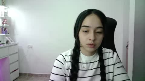 Snapshot of aineangeel chatting on 05-21-26, 01:01 AINE online show from 05-21-26, 01:01
