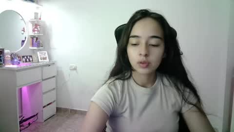 Snapshot of aineangeel chatting on 05-25-26, 12:38 AINE online show from 05-25-26, 12:38