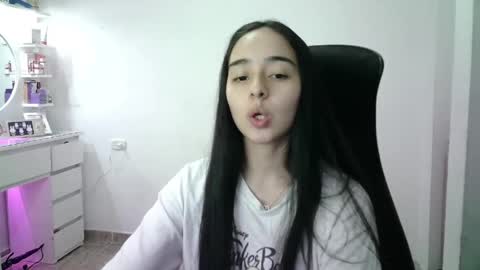 Snapshot of aineangeel chatting on 05-27-26, 01:57 AINE online show from 05-27-26, 01:57