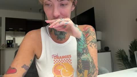 Snapshot of airgeadx chatting on 09-19-25, 07:47 Airgead online show from 09-19-25, 07:47