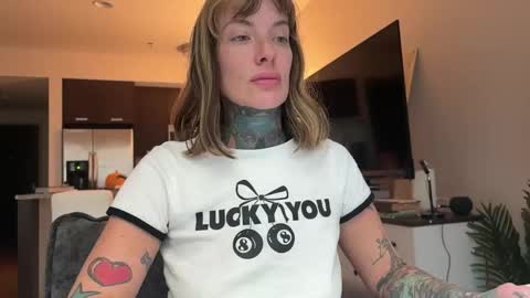 Snapshot of airgeadx chatting on 11-02-25, 07:27 Airgead online show from 11-02-25, 07:27