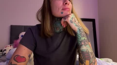 Snapshot of airgeadx chatting on 11-22-25, 10:42 Airgead online show from 11-22-25, 10:42