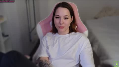 Snapshot of airyhill chatting on 06-15-26, 05:04 airyhill online show from 06-15-26, 05:04