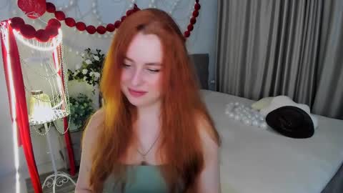 Snapshot of airysilhouette chatting on 03-31-26, 04:18 Louise online show from 03-31-26, 04:18