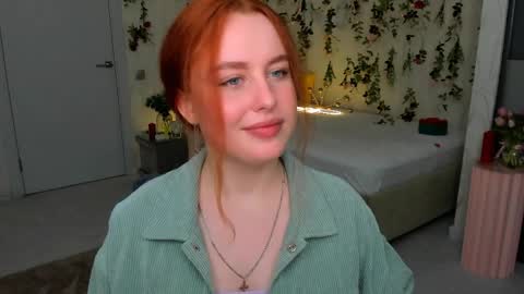 Snapshot of airysilhouette chatting on 04-01-26, 01:41 Louise online show from 04-01-26, 01:41