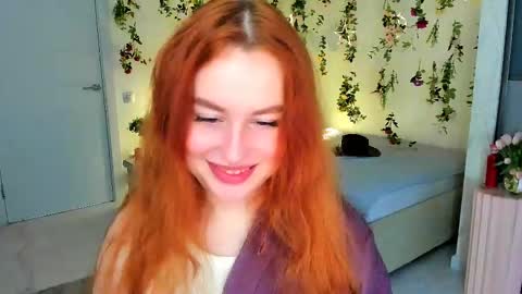 Snapshot of airysilhouette chatting on 04-16-26, 04:13 Louise online show from 04-16-26, 04:13