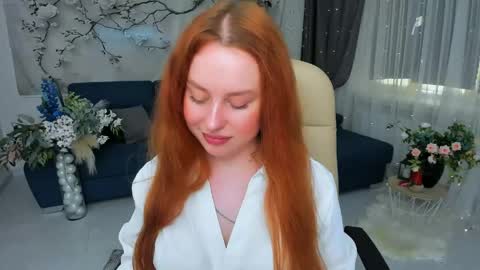 Snapshot of airysilhouette chatting on 05-26-26, 10:11 Louise online show from 05-26-26, 10:11