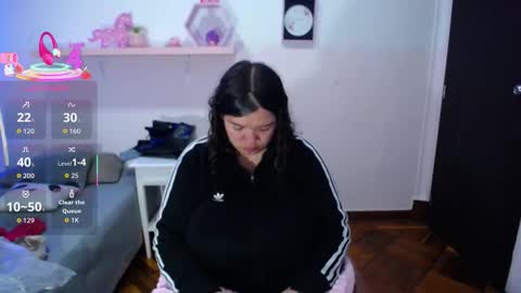 Snapshot of aisha_beneth chatting on 10-24-25, 09:38 online show from 10-24-25, 09:38