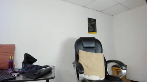 Snapshot of aisha_hotts777 chatting on 12-02-25, 05:02 Aisha online show from 12-02-25, 05:02