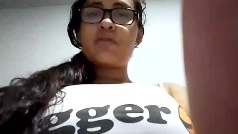 aisha koswell3 online show from 04-12-26, 10:31