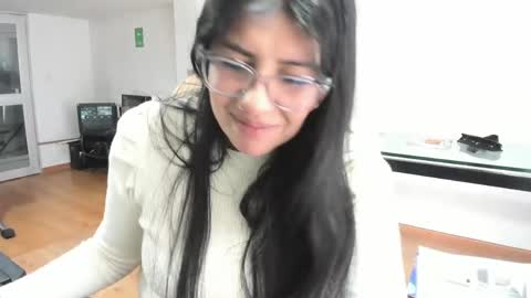 Snapshot of aisha_latina chatting on 05-27-26, 03:31 Katie online show from 05-27-26, 03:31