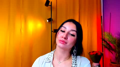 Lora online show from 02-28-25, 12:20