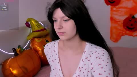 Aisha online show from 10-21-25, 09:10