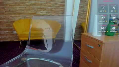 Aisha online show from 10-29-25, 04:37