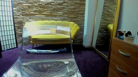 Aisha online show from 11-19-25, 05:18