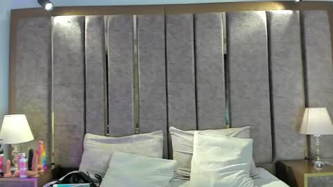 AishaValcazar online show from 04-15-26, 03:46