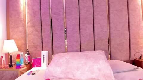 AishaValcazar online show from 04-17-26, 04:26