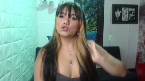 Snapshot of aitana_gomezz chatting on 01-10-25, 08:37 Aitana online show from 01-10-25, 08:37