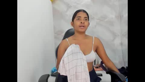 Snapshot of aitanacortes chatting on 10-06-25, 01:41 aitana online show from 10-06-25, 01:41