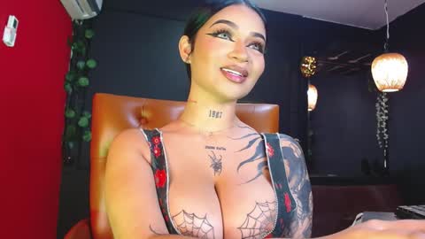 Snapshot of aitanarus chatting on 02-08-25, 06:01 Ahitana Russ online show from 02-08-25, 06:01