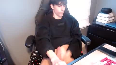 Snapshot of aittamz chatting on 12-16-24, 06:27 matt online show from 12-16-24, 06:27