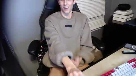 Snapshot of aittamz chatting on 12-18-24, 06:43 matt online show from 12-18-24, 06:43