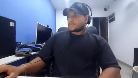 Esteban online show from 12-03-25, 04:09