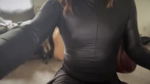 Snapshot of ajuliebellelemons chatting on 05-17-26, 06:48 JullieBelleLemons online show from 05-17-26, 06:48
